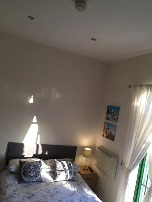 Converted Chapel Filey Floor To Ceiling Arch Window Apartamento